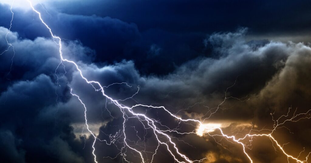 New record set for longest lightning flash at 515 miles