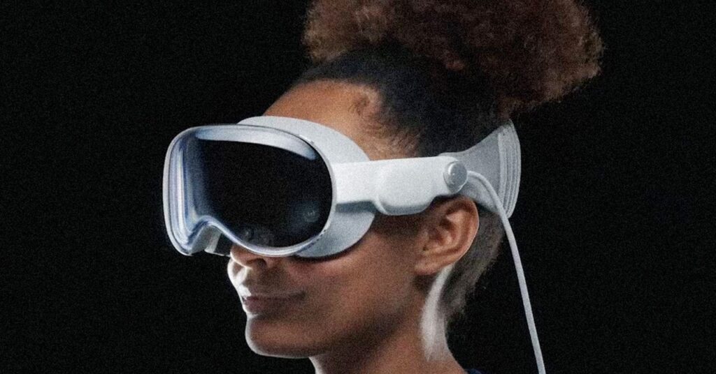 The Vision Pro Was An Expensive Misstep. Now Apple Has to Catch Up With Smart Glasses
