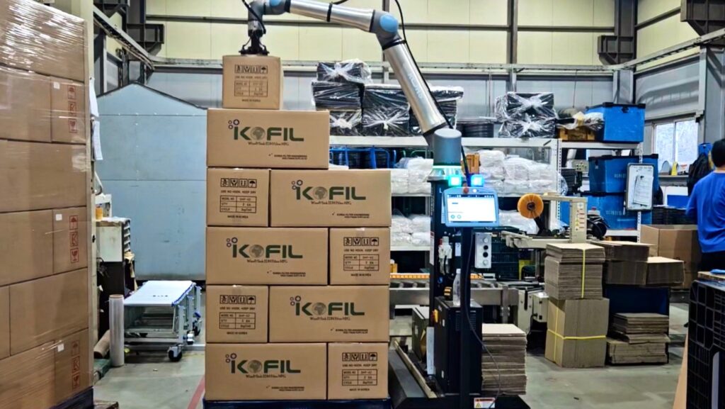 Korea Filter Engineering increases production 30% with Robotiq Lean Palletizing