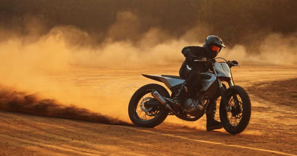 Swiss flat tracker moto with adjustable carbon frame