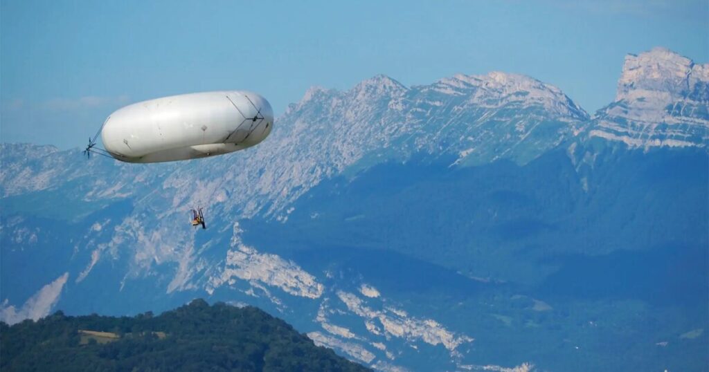 Flying doughnut airship aérOnde offers quiet, eco-friendly travel