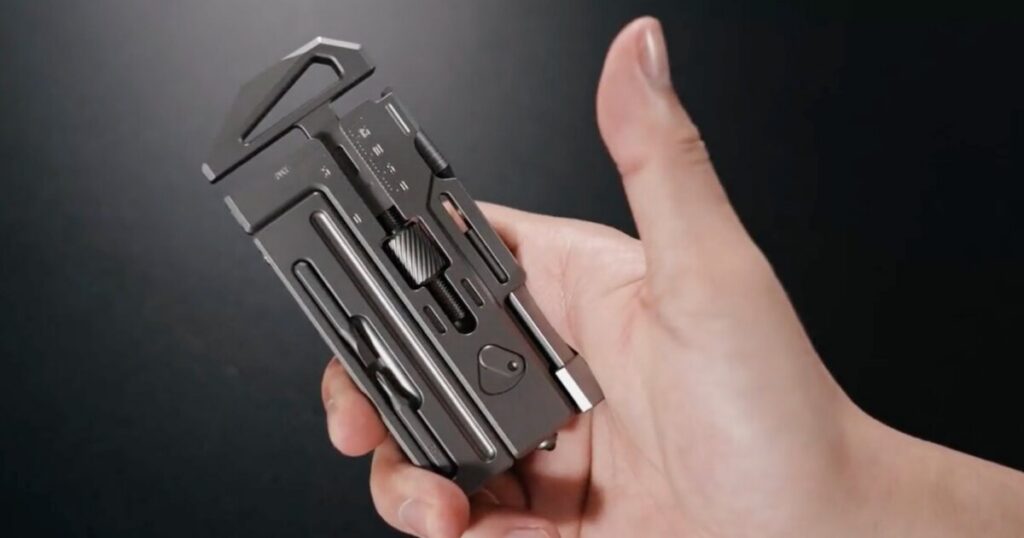 New Titanium Multitool Offers 15 Functions