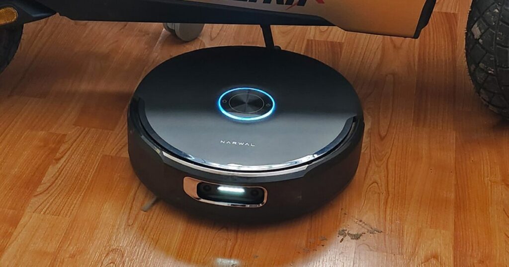robot mop and vacuum delights wife