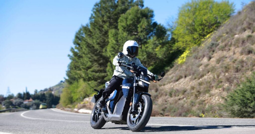 Honda adds fake clutch to electric motorcycles